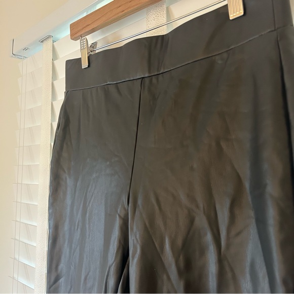 LOFT Faux Leather Pants Black Cropped Small - Picture 2 of 8